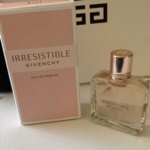 Givenchy Irresistible Travel Mini